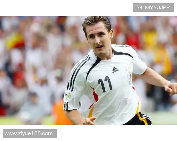 世界杯足球11号球星盘点 从历史巨星到当代顶尖球员的辉煌旅程