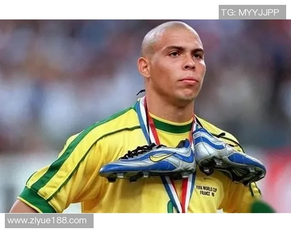 法国足球杂志评选百大球星名单揭晓足坛传奇人物与新星争锋